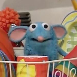 Meet your Posher, Michaela.